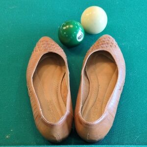 Revelations Women's Brown Woven Flats 6.5